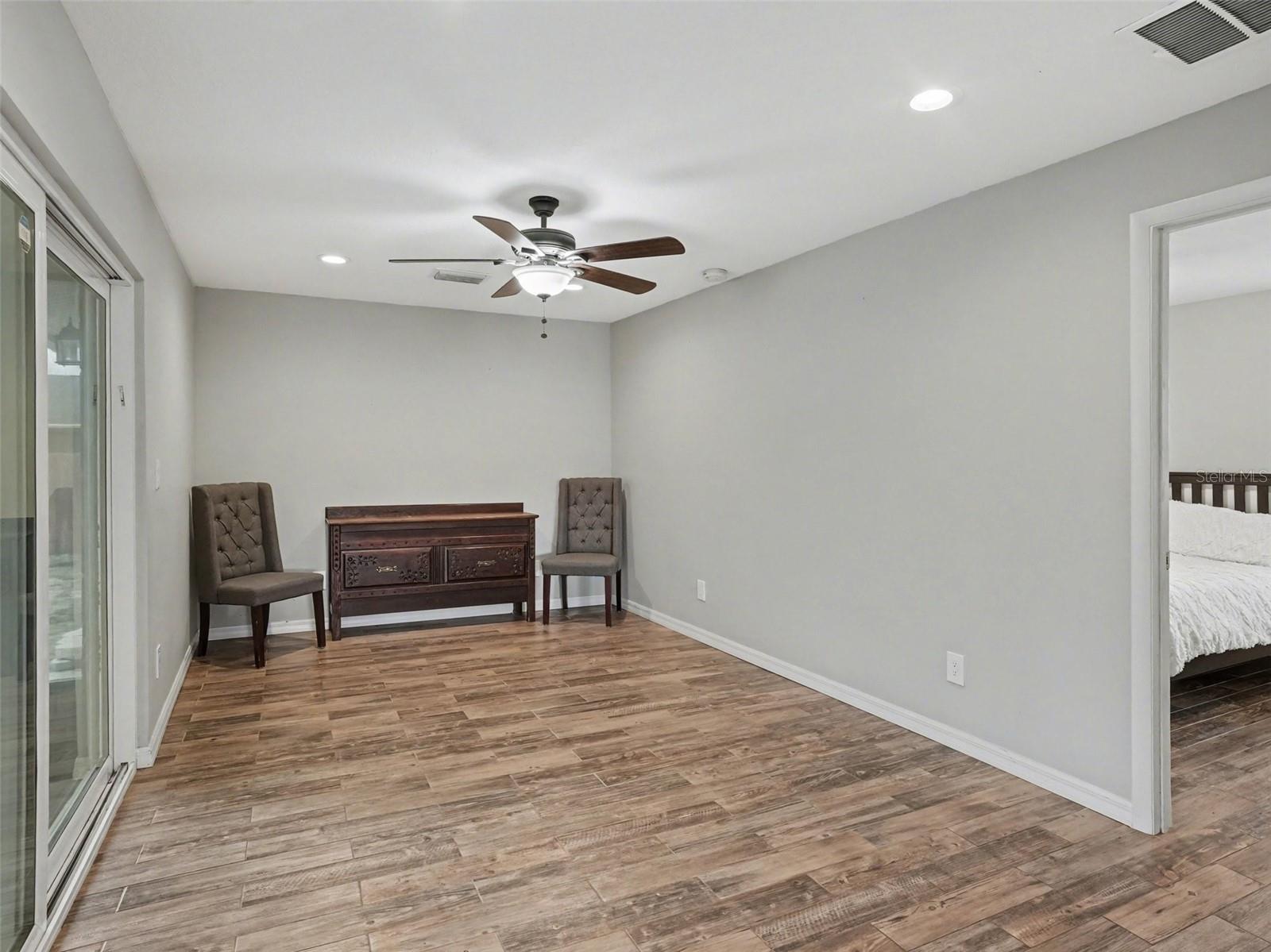 Image 12 of 37 For 2327 Greenbush Court