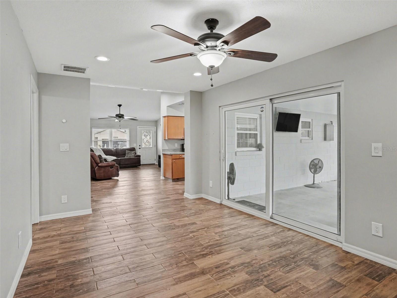 Image 13 of 37 For 2327 Greenbush Court