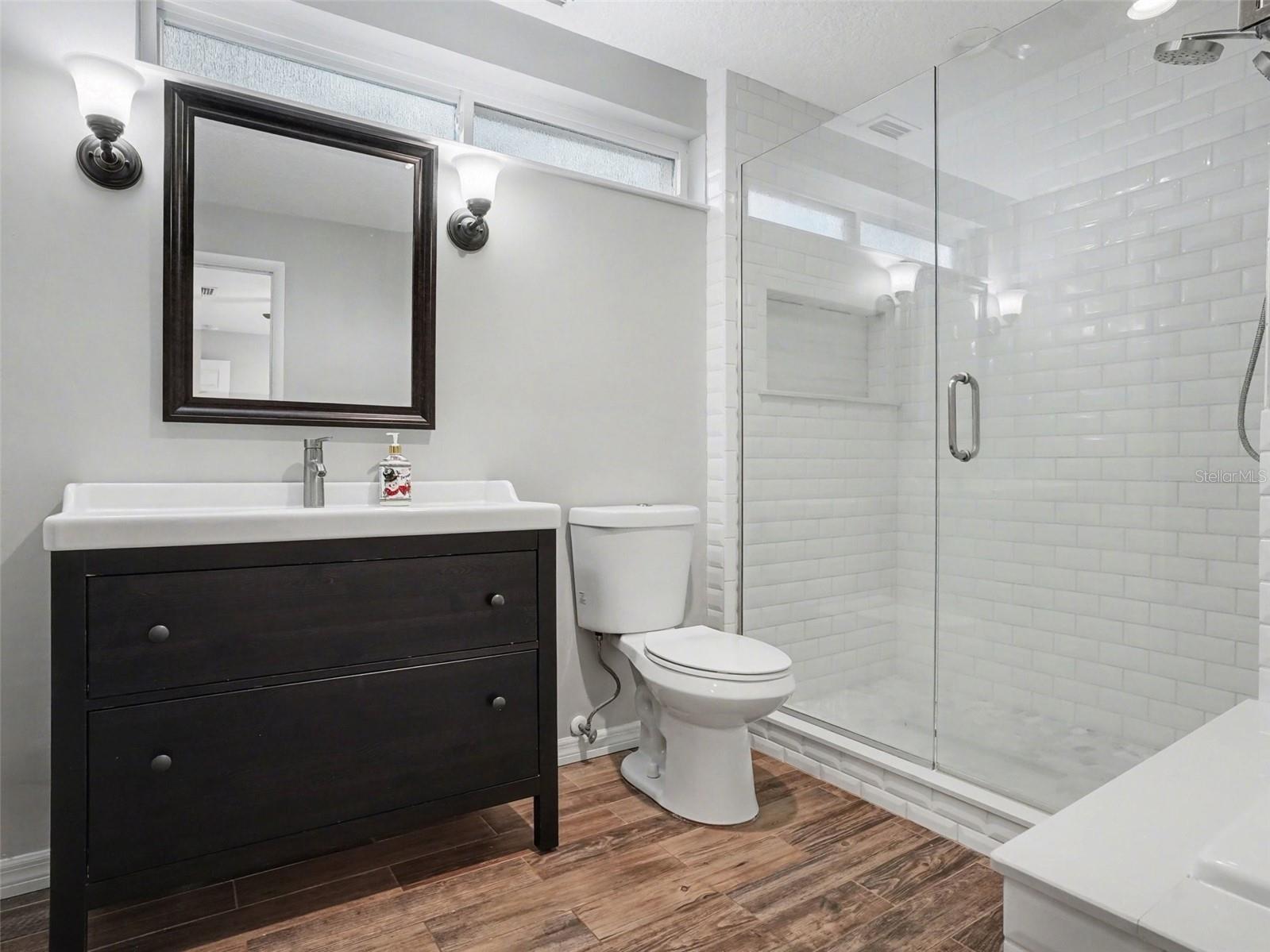 Image 18 of 37 For 2327 Greenbush Court