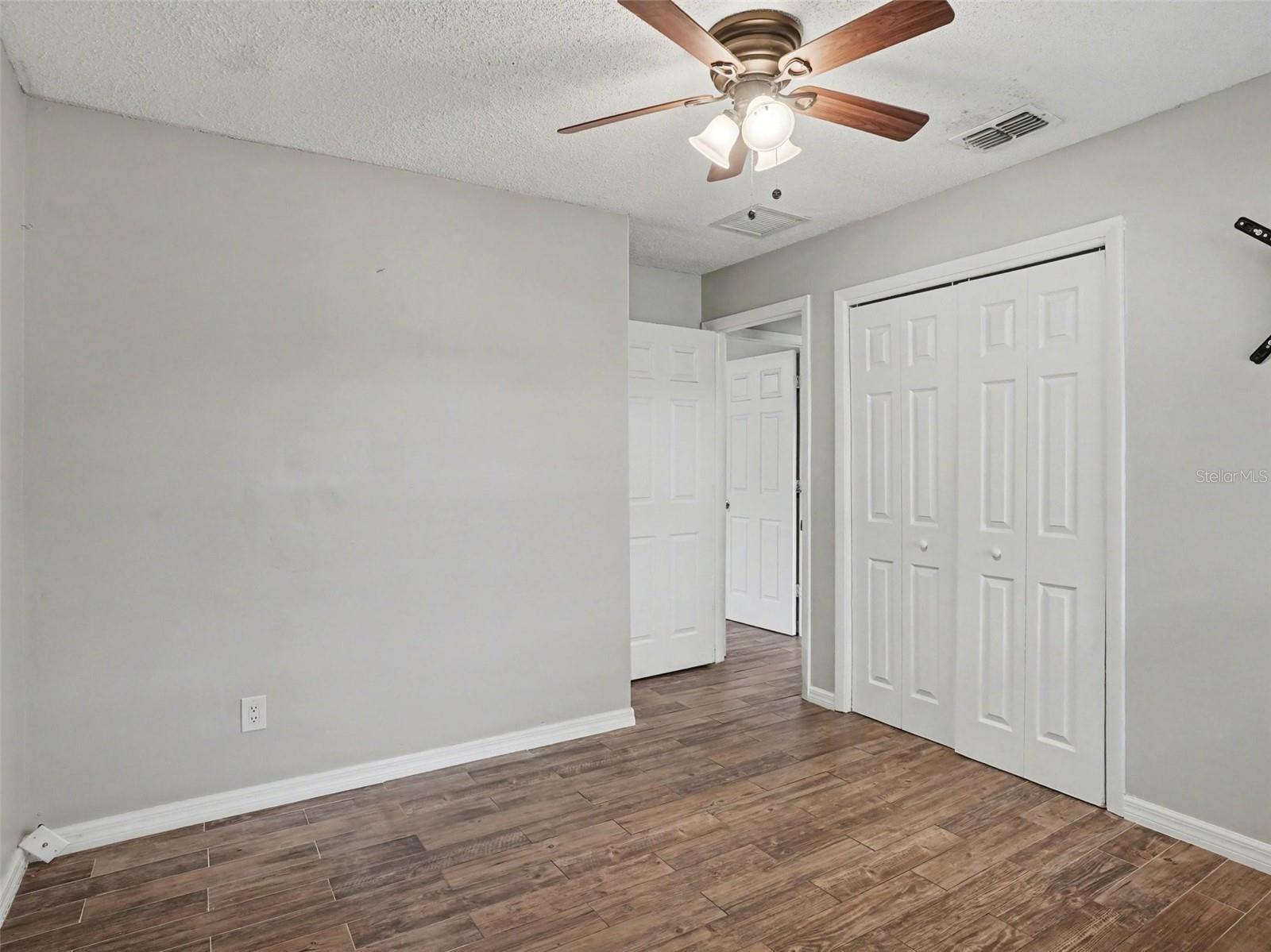 Image 23 of 37 For 2327 Greenbush Court