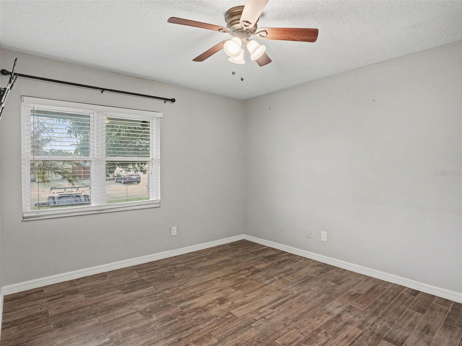 Image 24 of 37 For 2327 Greenbush Court