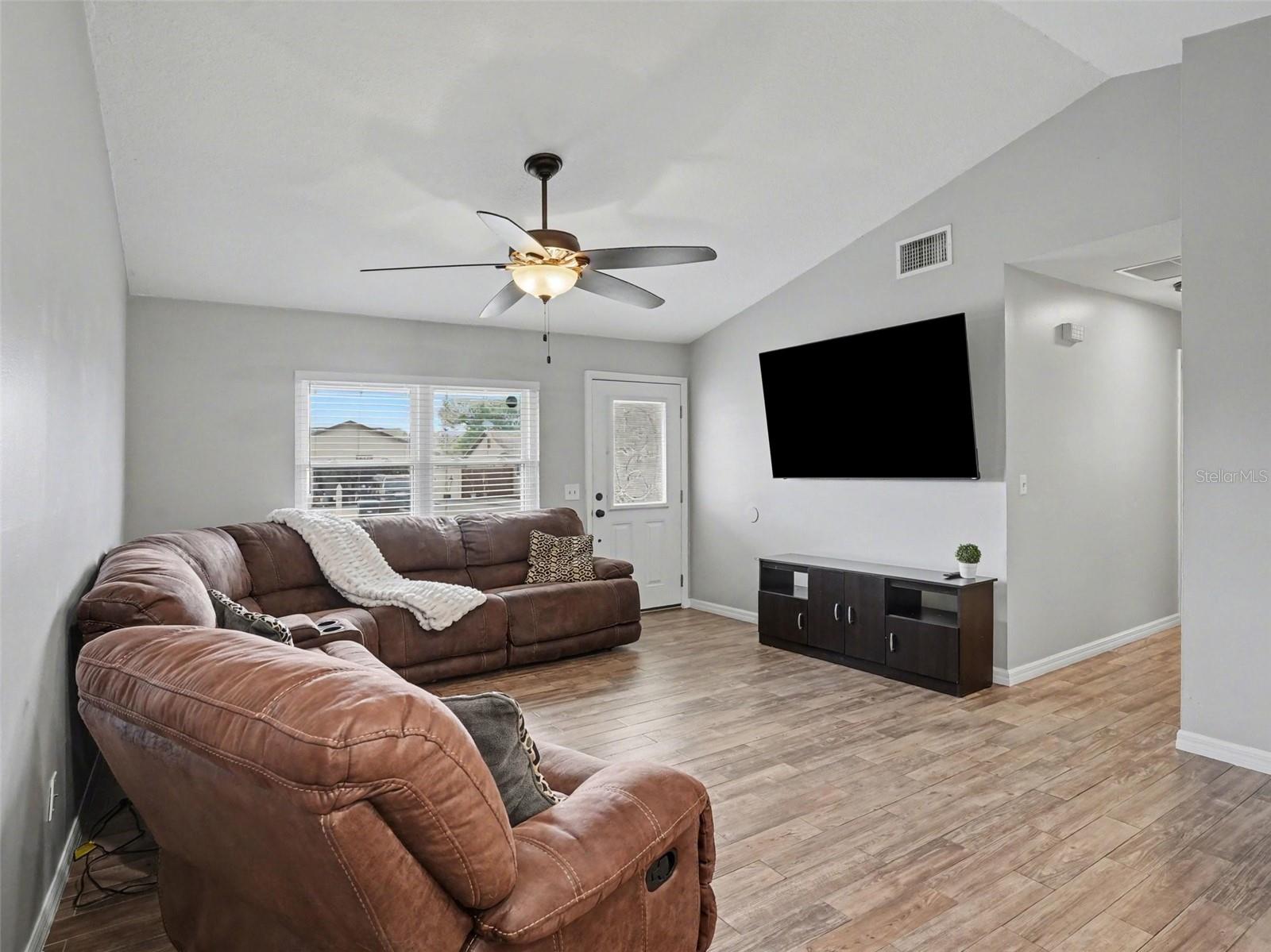 Image 7 of 37 For 2327 Greenbush Court