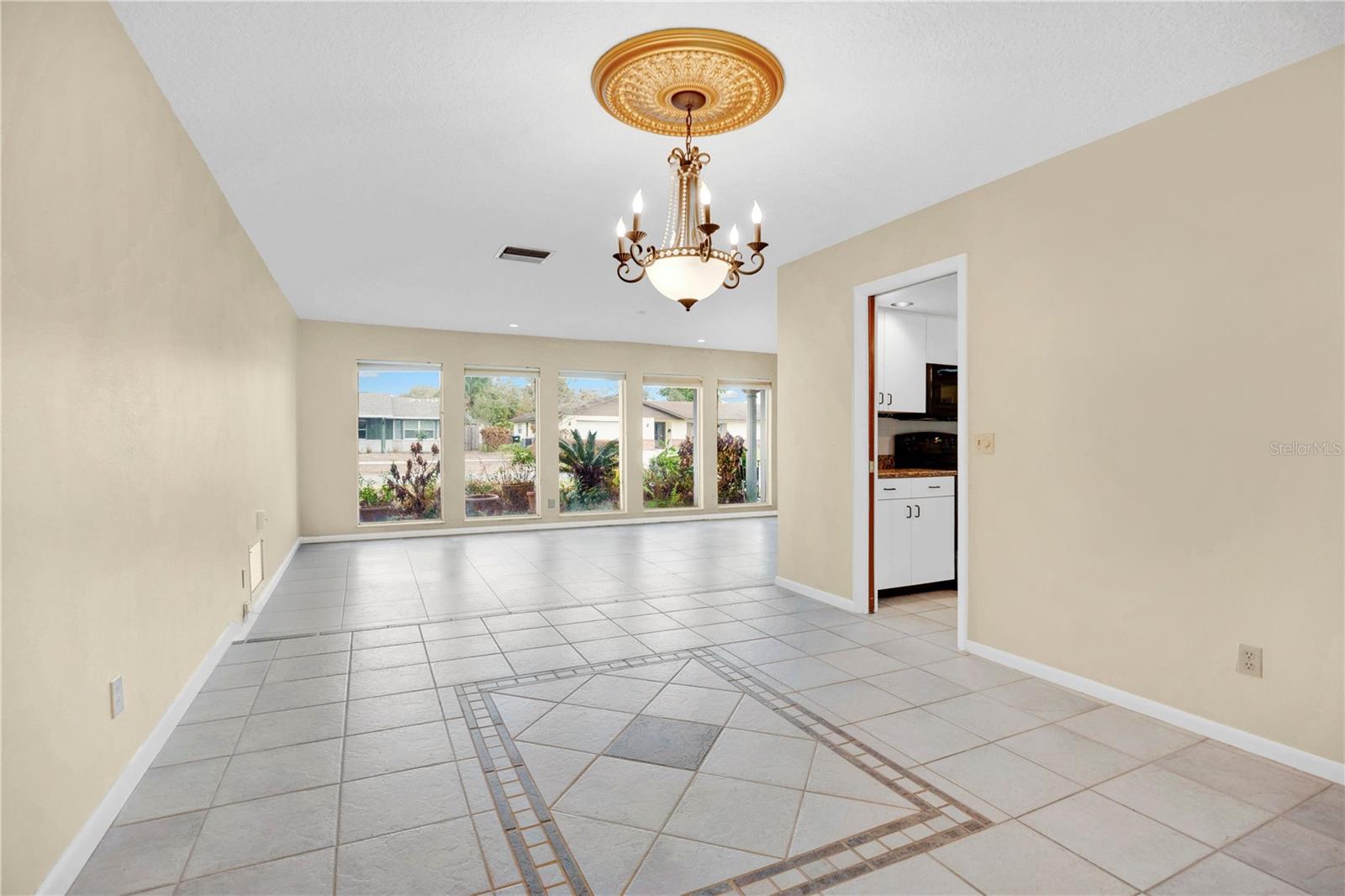 Image 8 of 49 For 4210 Stonewall Drive