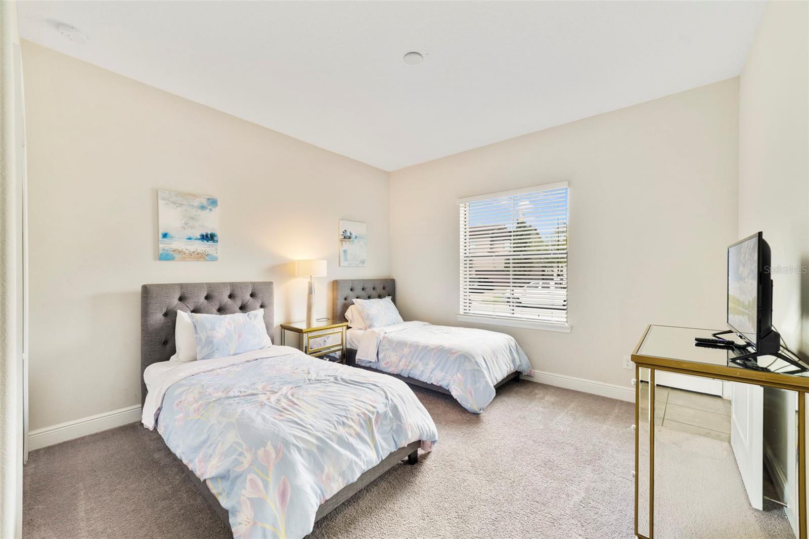 Image 2 of 17 For 198 Aidans Landing