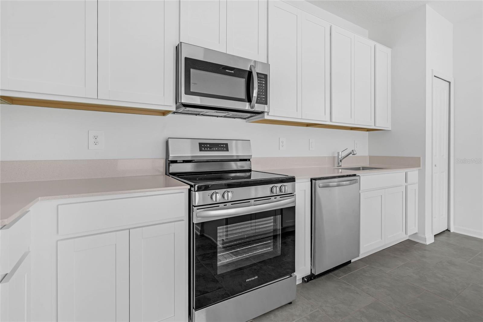 Image 12 of 23 For 2788 Pierr Street