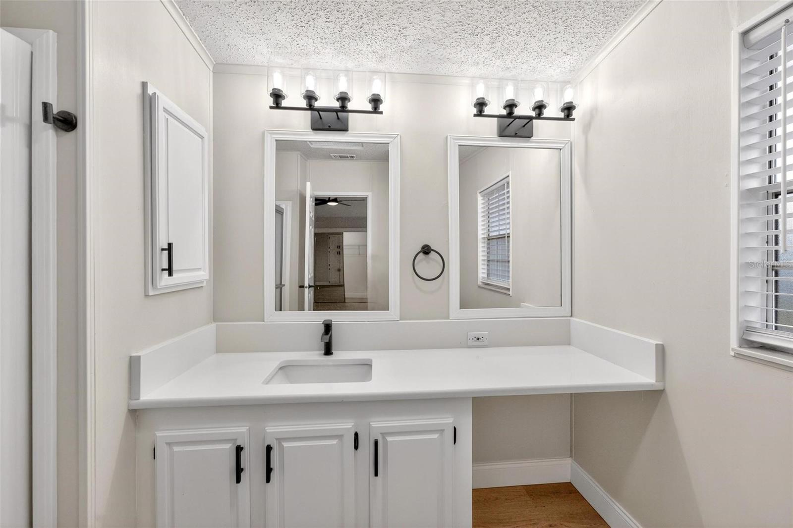 Image 27 of 43 For 3009 Manatee Road