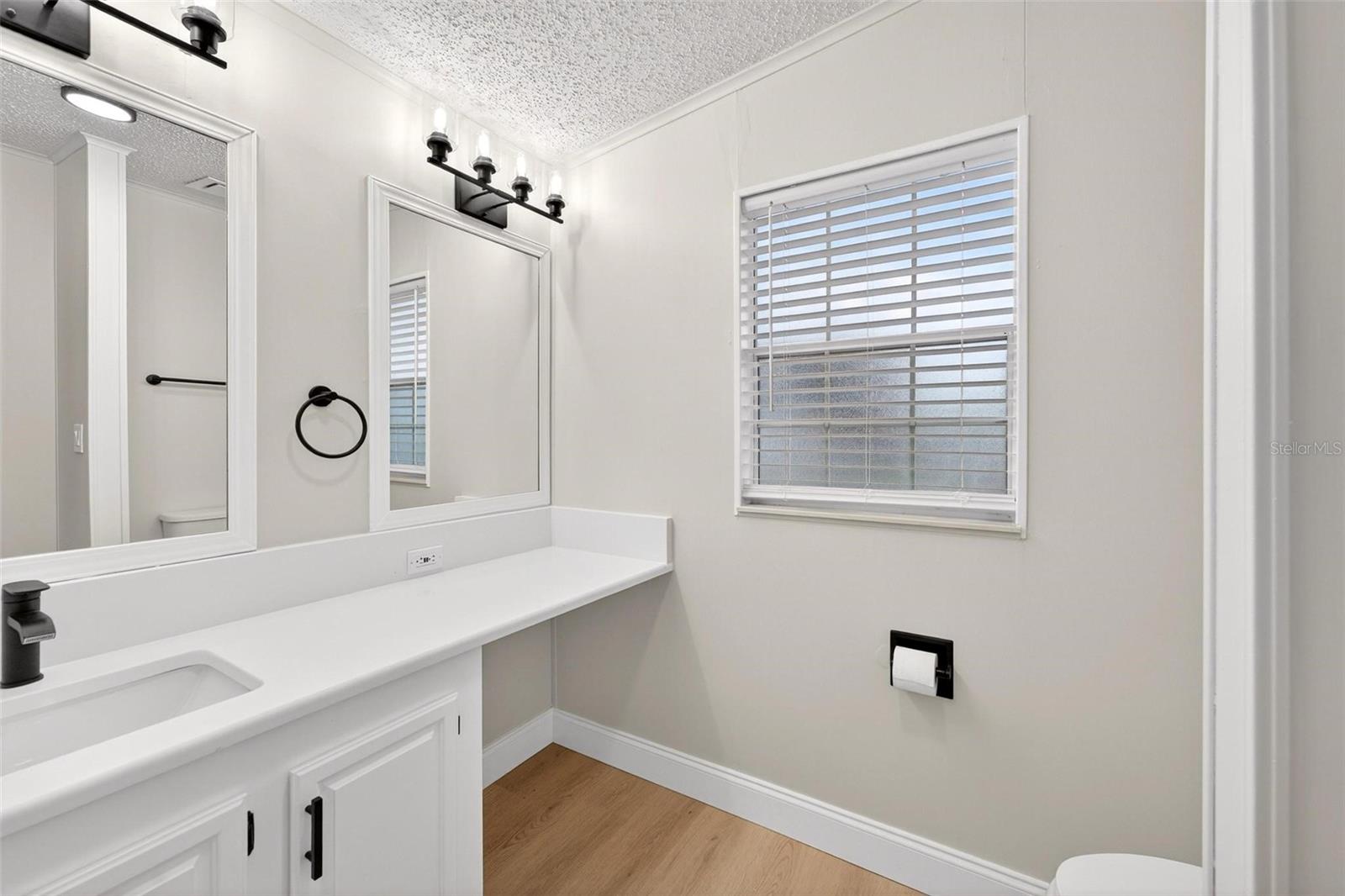 Image 28 of 43 For 3009 Manatee Road