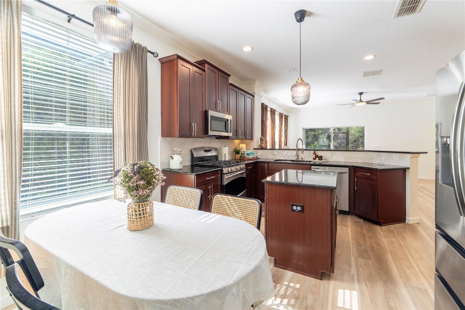 Image 10 of 36 For 184 Birchmont Drive