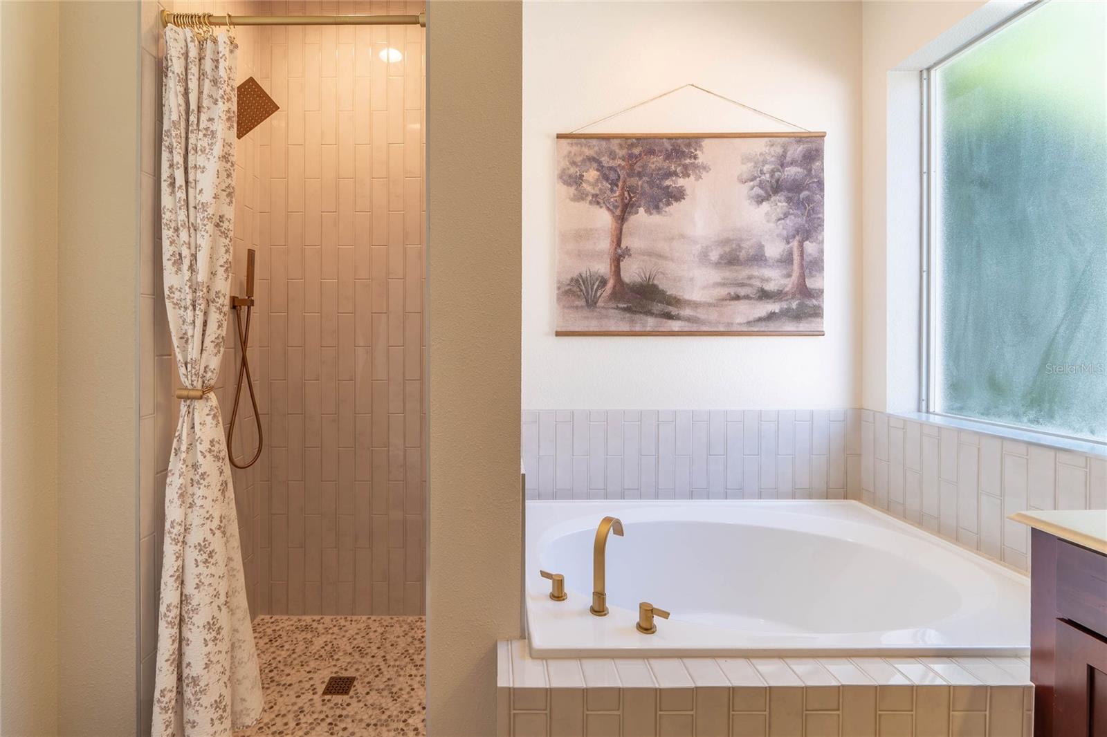 Image 18 of 36 For 184 Birchmont Drive