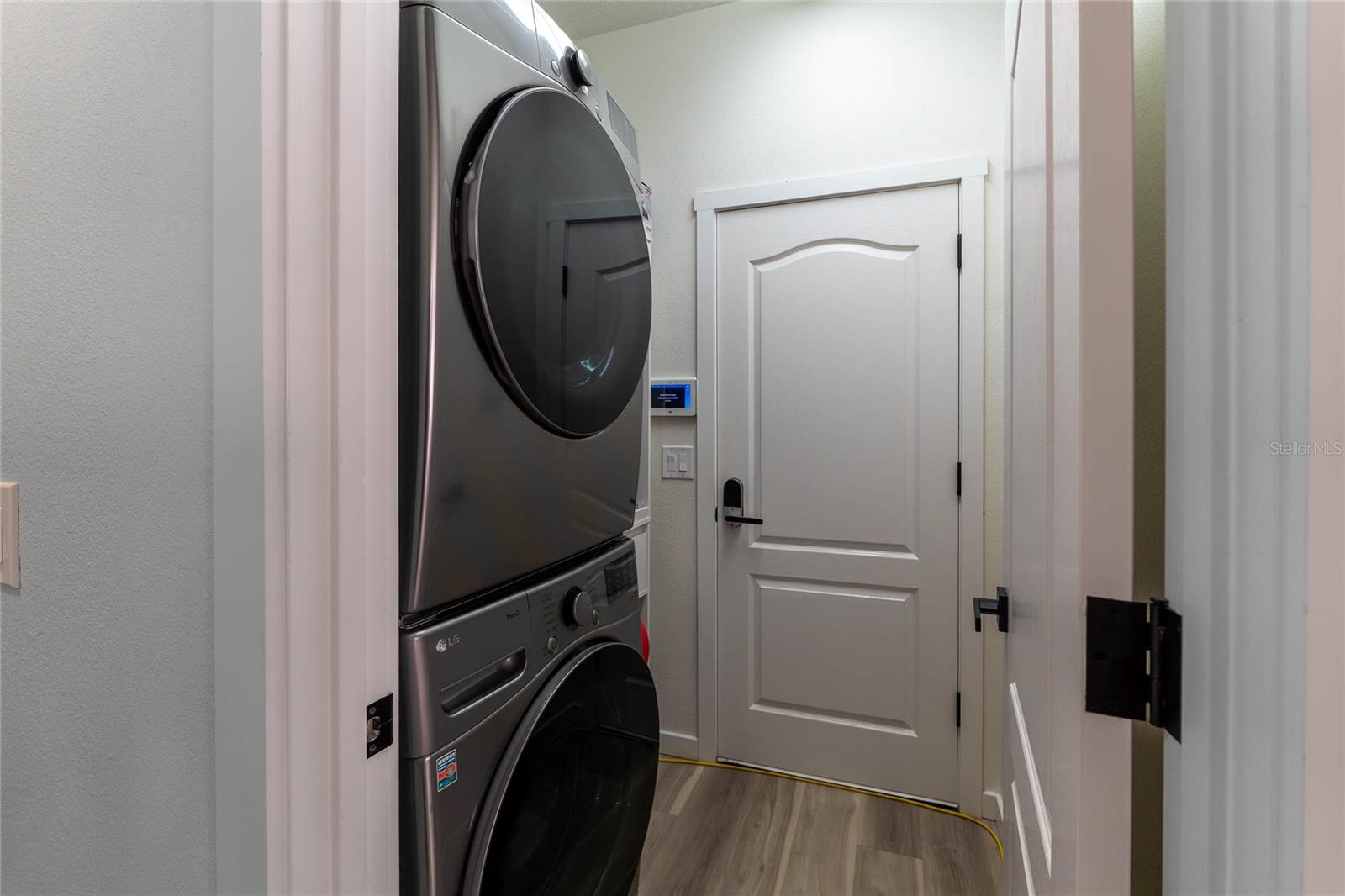 Image 26 of 36 For 184 Birchmont Drive