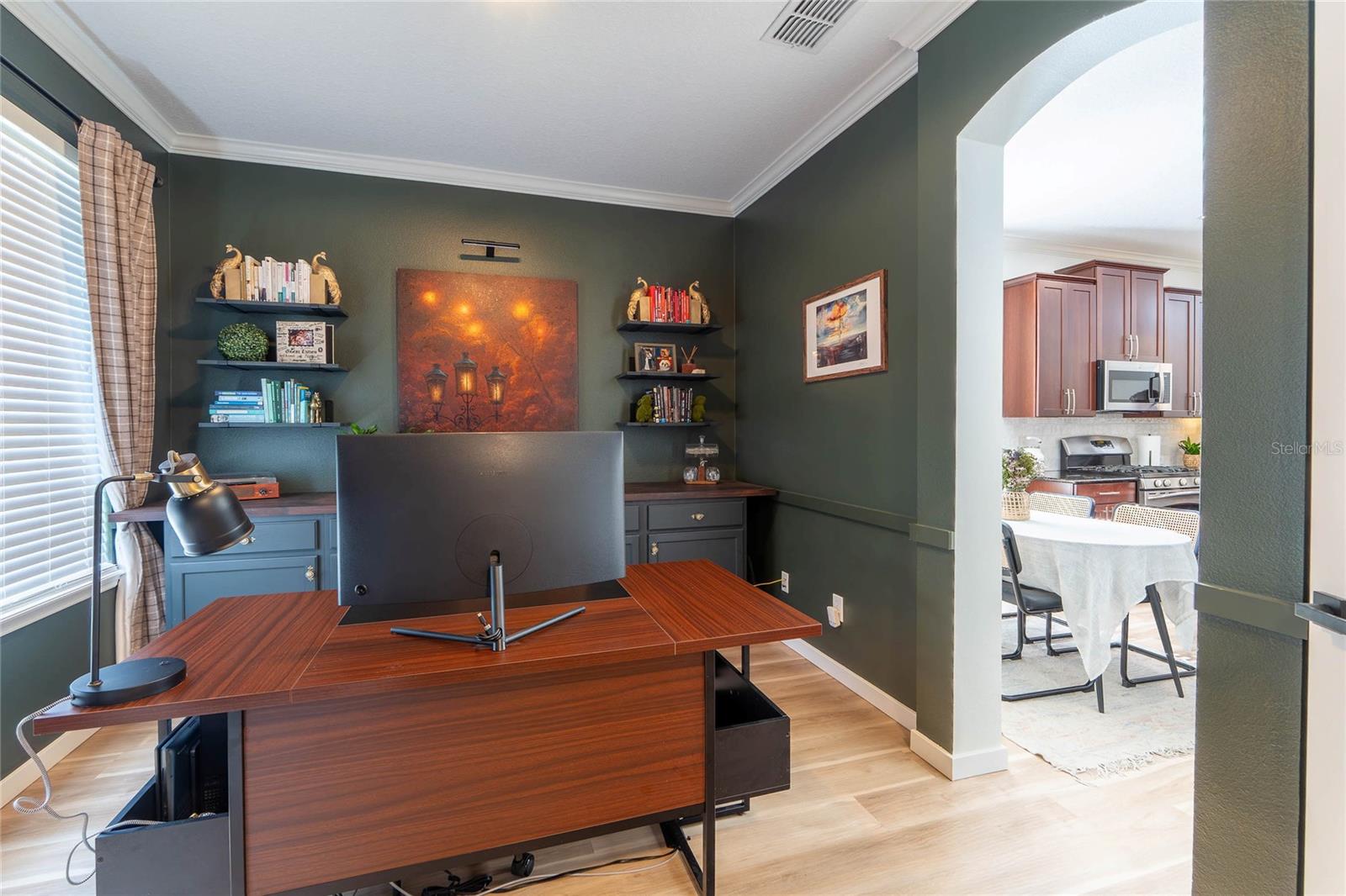 Image 5 of 36 For 184 Birchmont Drive