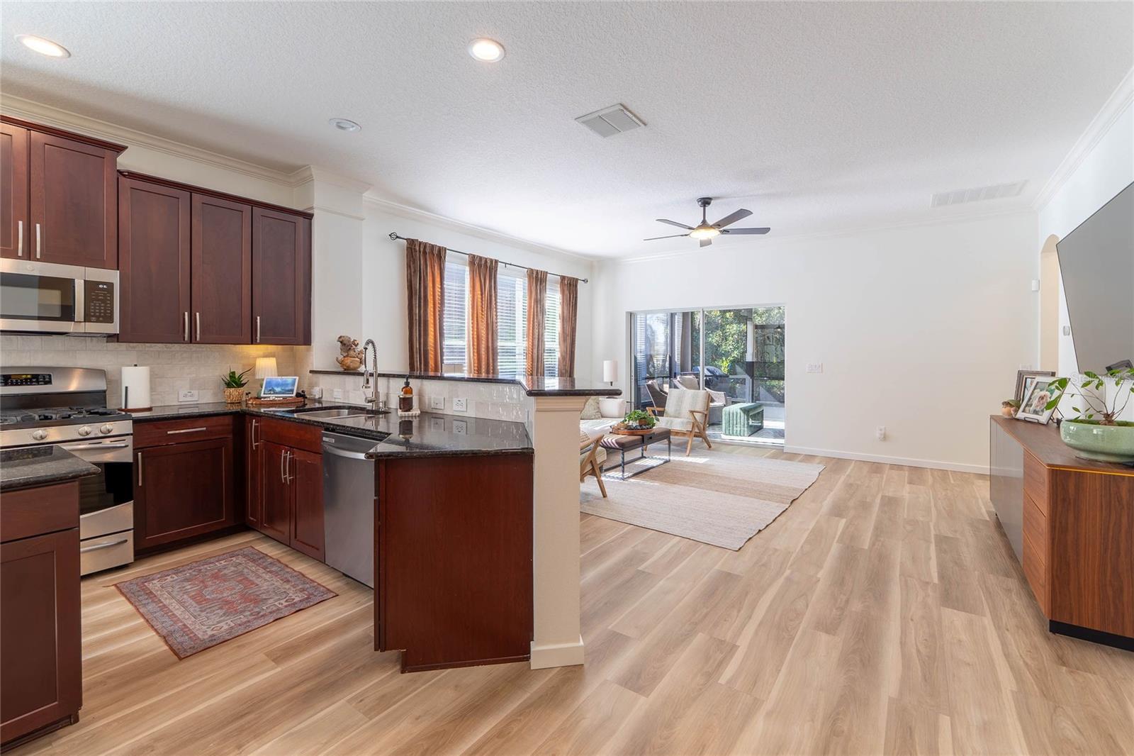 Image 6 of 36 For 184 Birchmont Drive