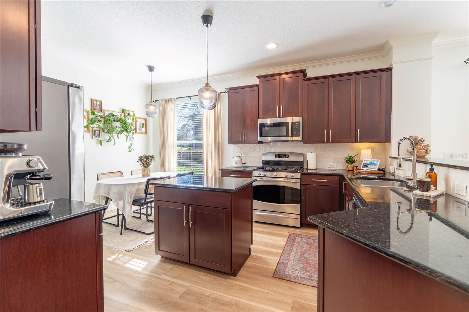 Image 9 of 36 For 184 Birchmont Drive