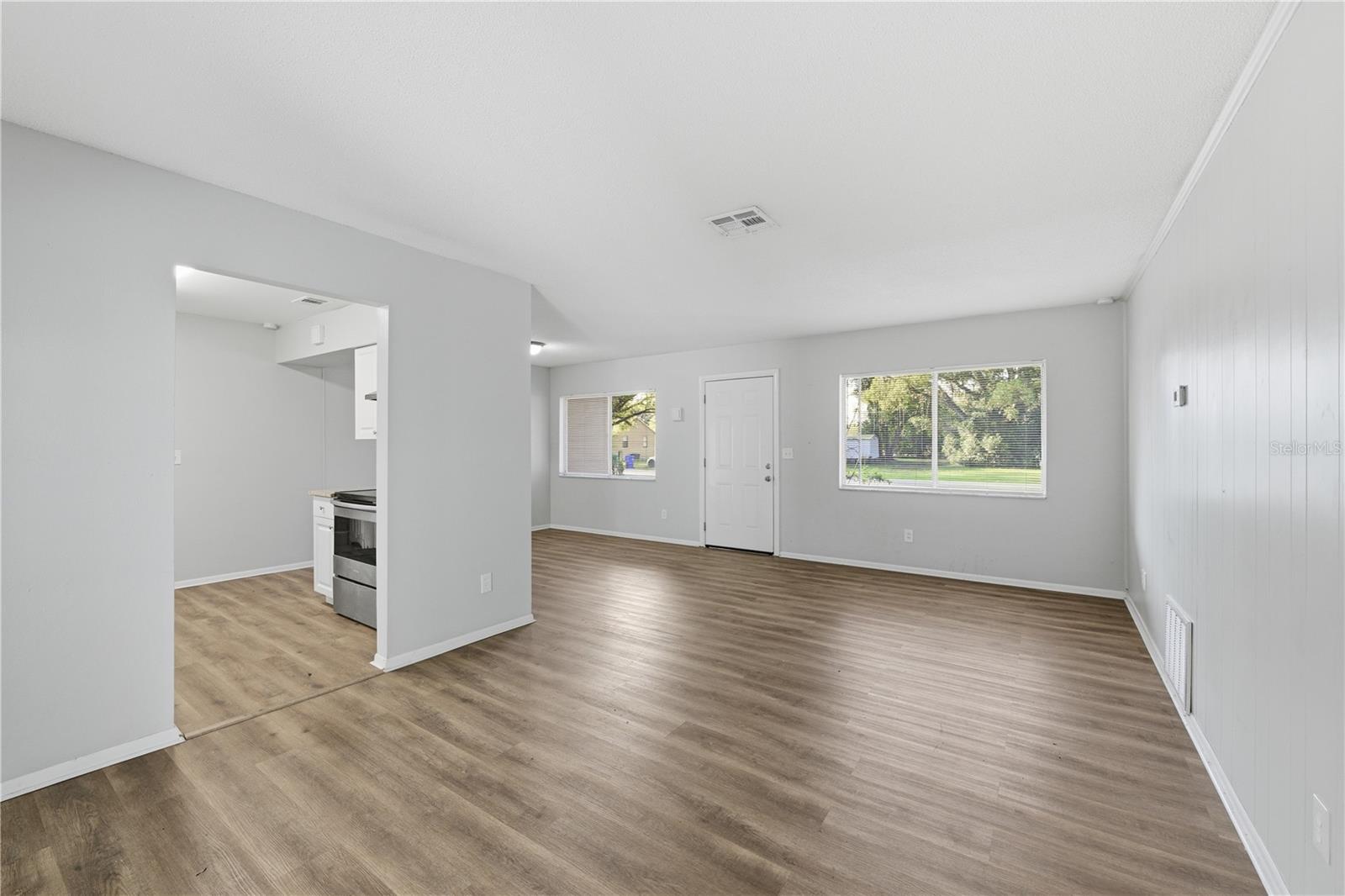 Image 10 of 34 For 170 Crystal Lake Avenue