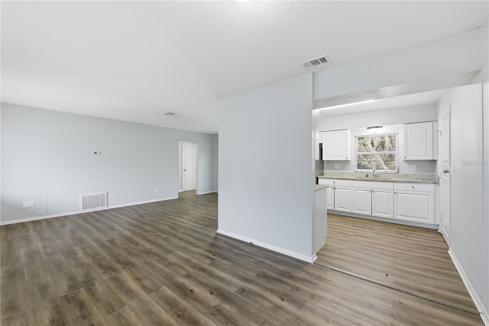 Image 11 of 34 For 170 Crystal Lake Avenue