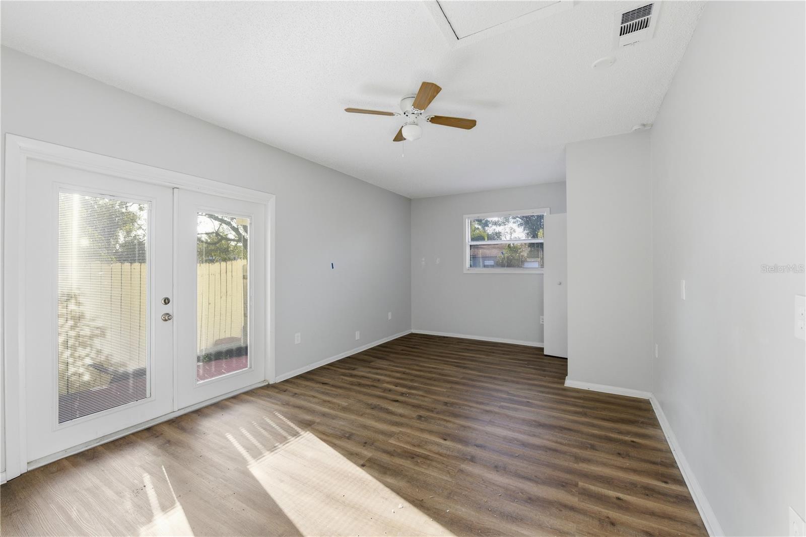 Image 18 of 34 For 170 Crystal Lake Avenue