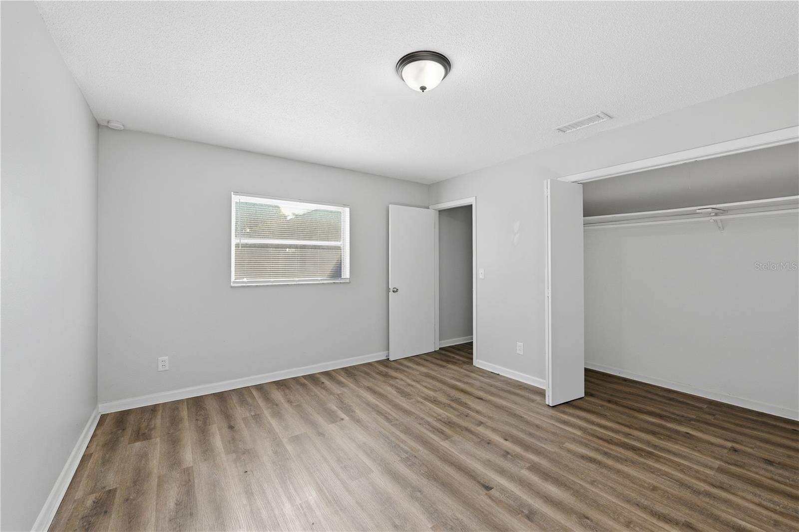 Image 23 of 34 For 170 Crystal Lake Avenue