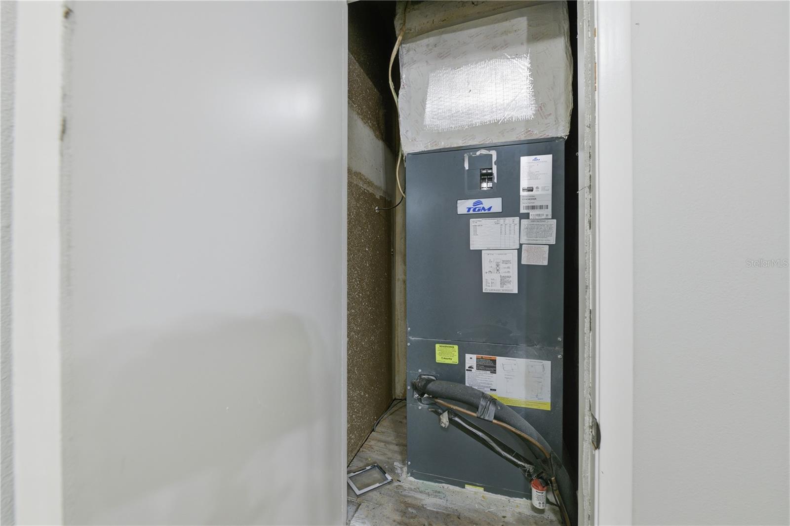 Image 26 of 34 For 170 Crystal Lake Avenue