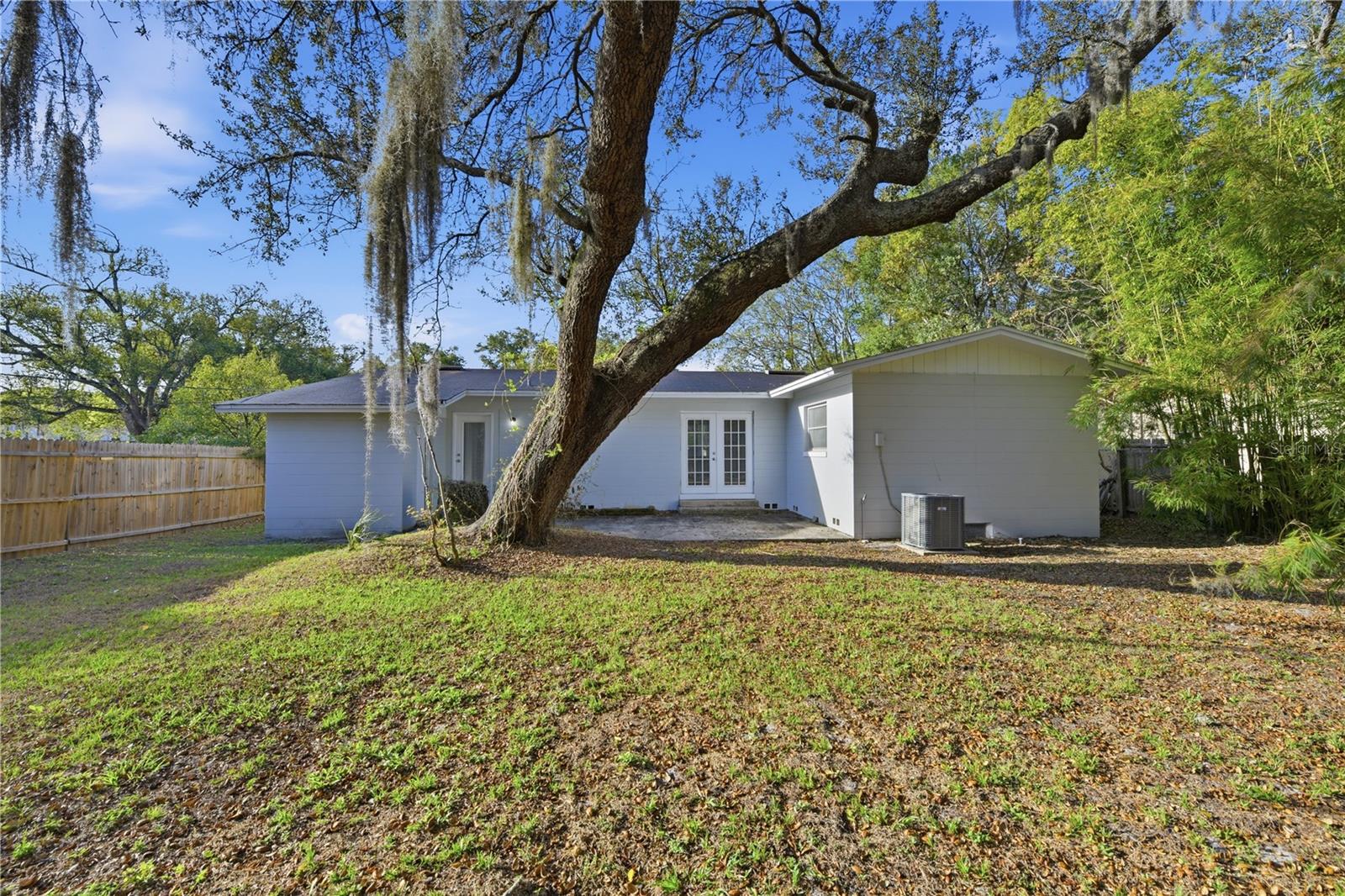 Image 29 of 34 For 170 Crystal Lake Avenue