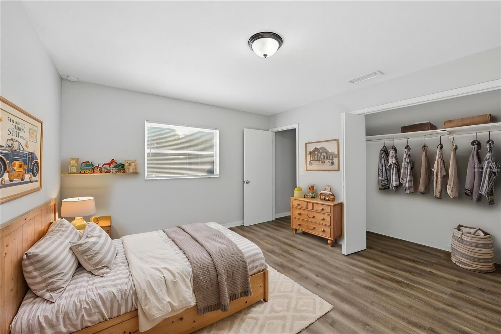 Image 7 of 34 For 170 Crystal Lake Avenue