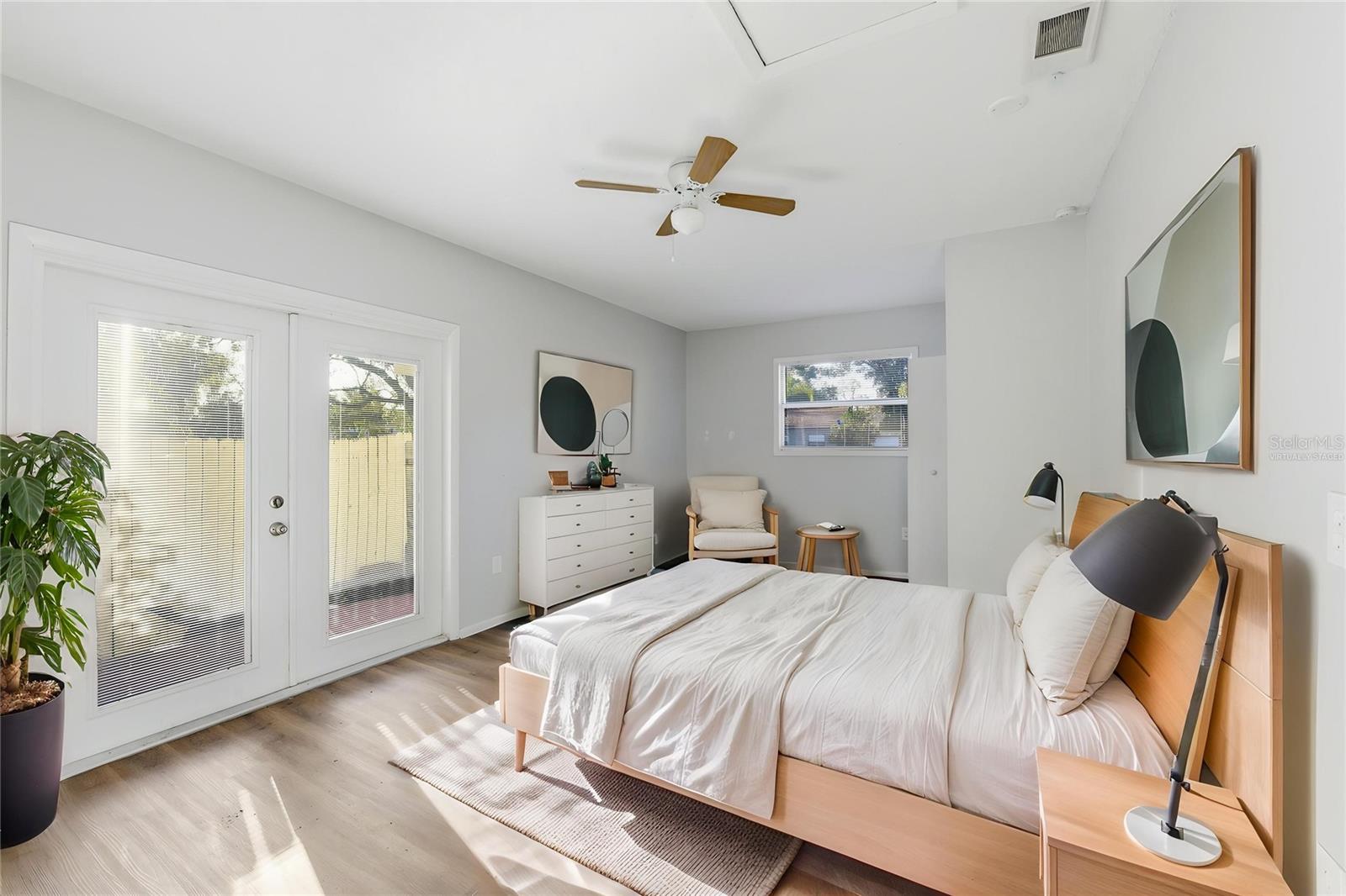 Image 8 of 34 For 170 Crystal Lake Avenue