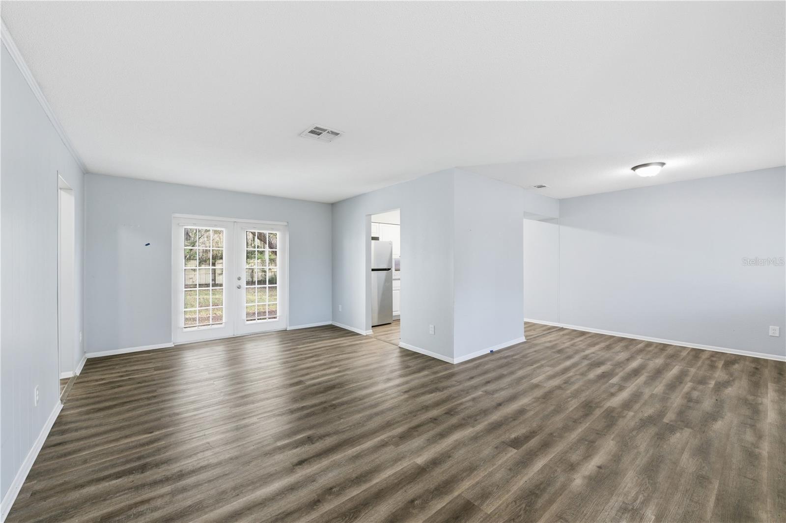 Image 9 of 34 For 170 Crystal Lake Avenue