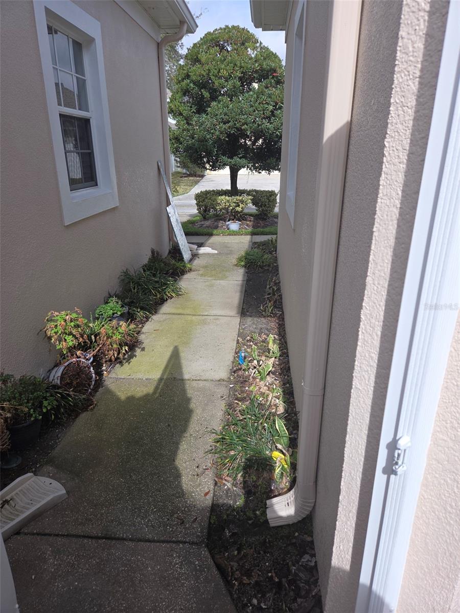 Image 10 of 42 For 8755 Silk Bay Place