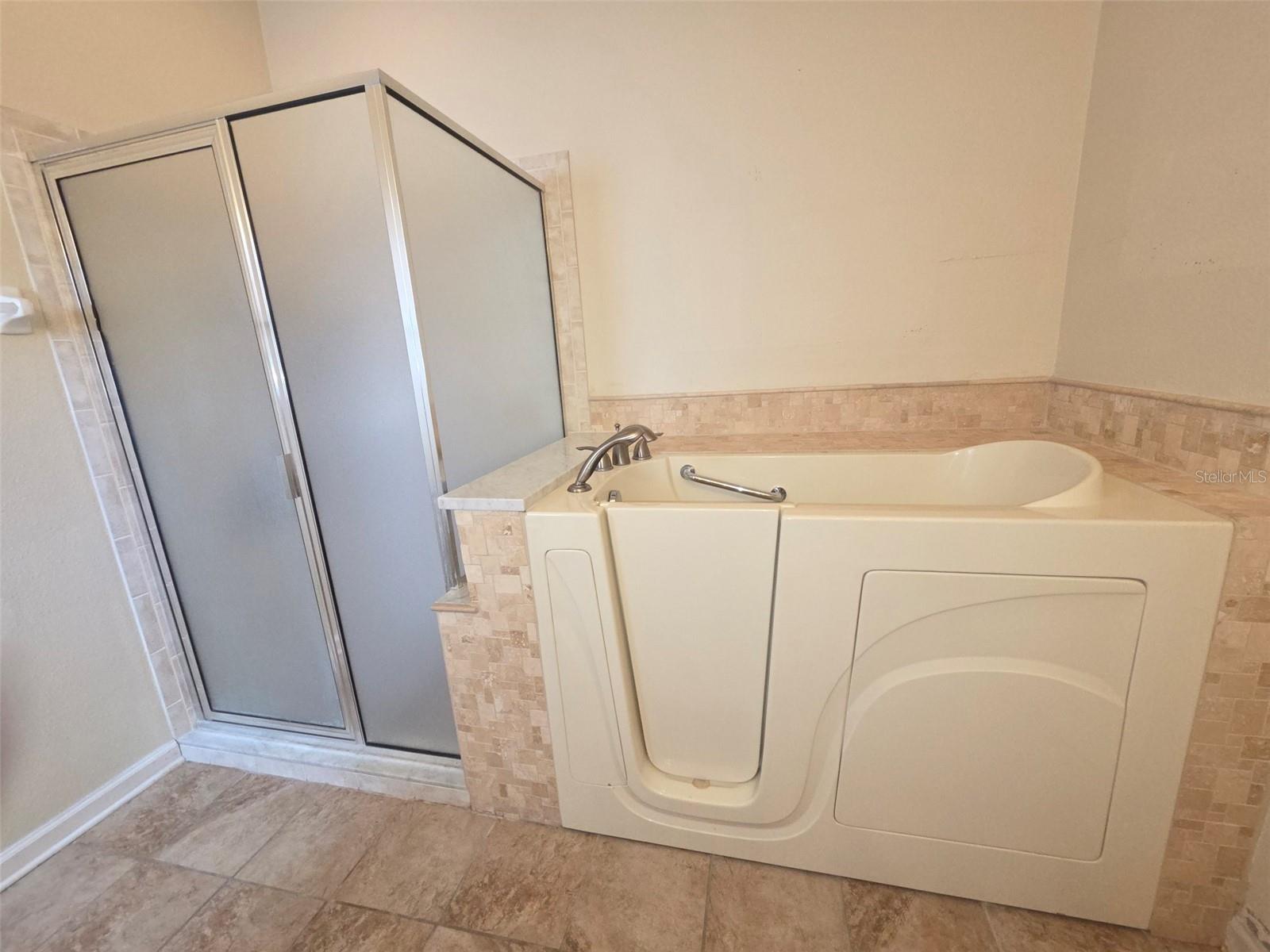 Image 19 of 42 For 8755 Silk Bay Place