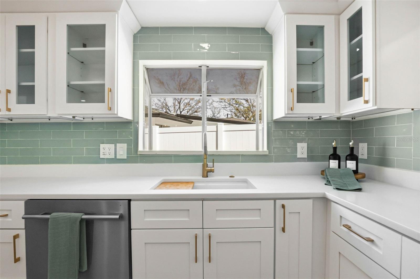 Image 18 of 75 For 301 81st Avenue Ne