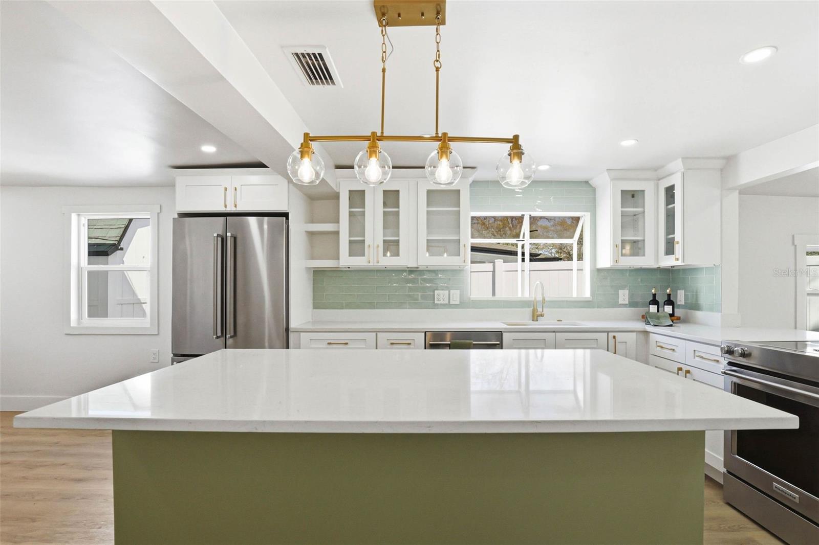 Image 19 of 75 For 301 81st Avenue Ne