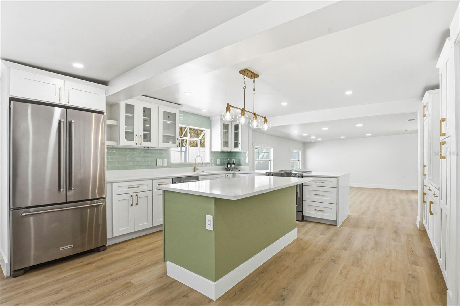 Image 21 of 75 For 301 81st Avenue Ne