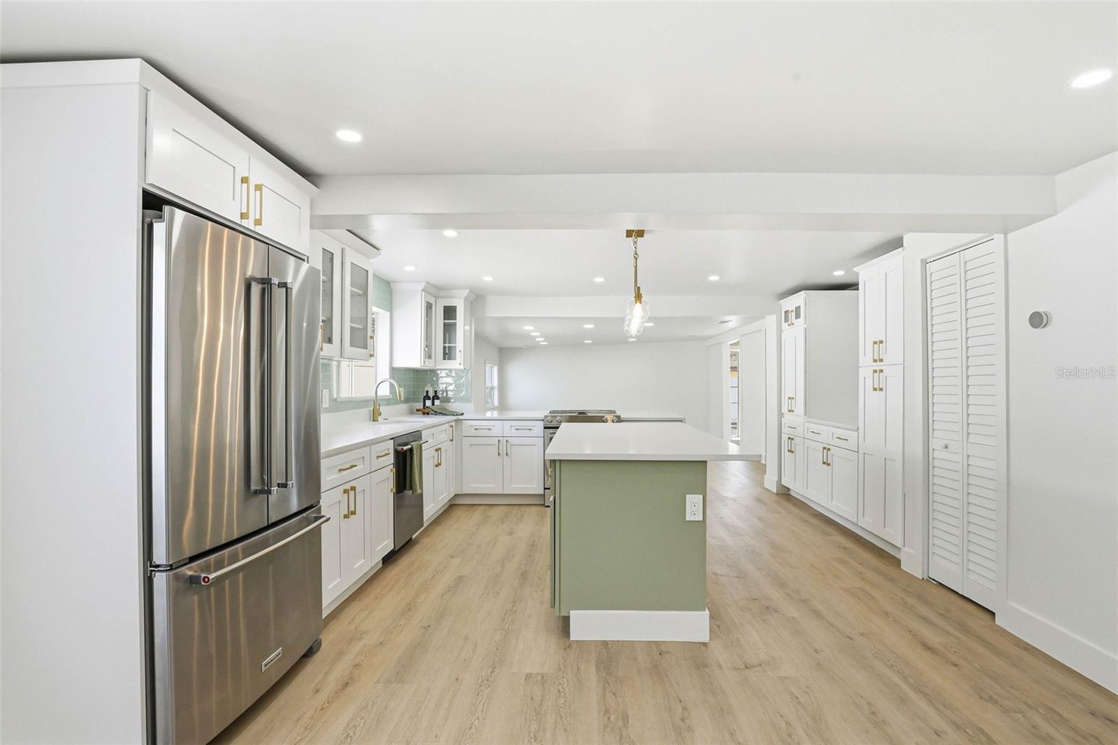 Image 22 of 75 For 301 81st Avenue Ne