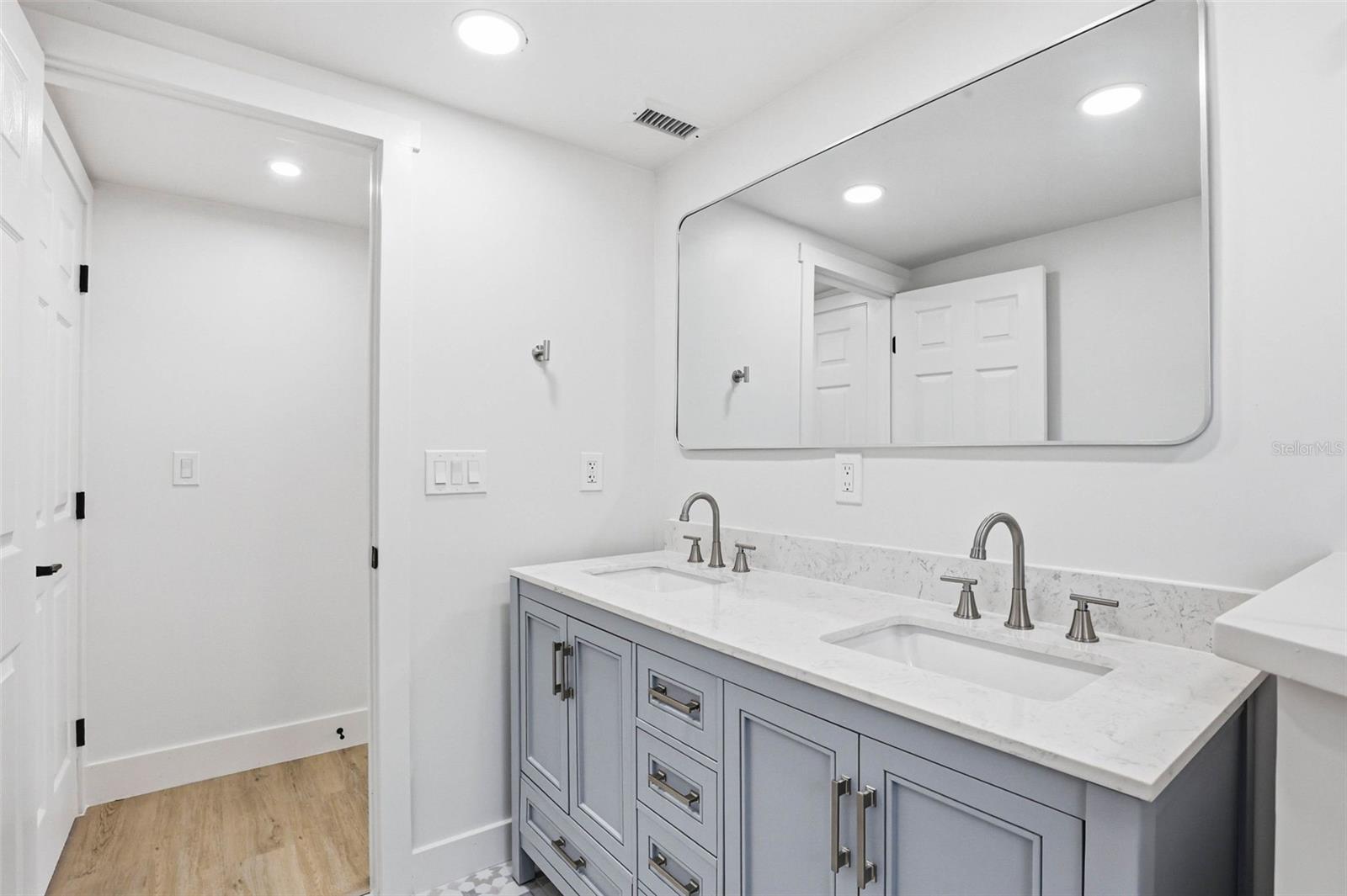 Image 51 of 75 For 301 81st Avenue Ne