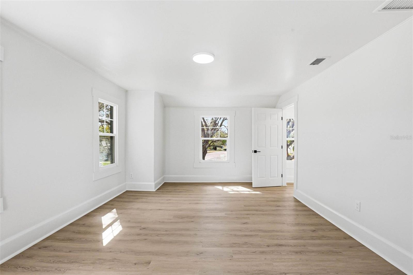 Image 56 of 75 For 301 81st Avenue Ne