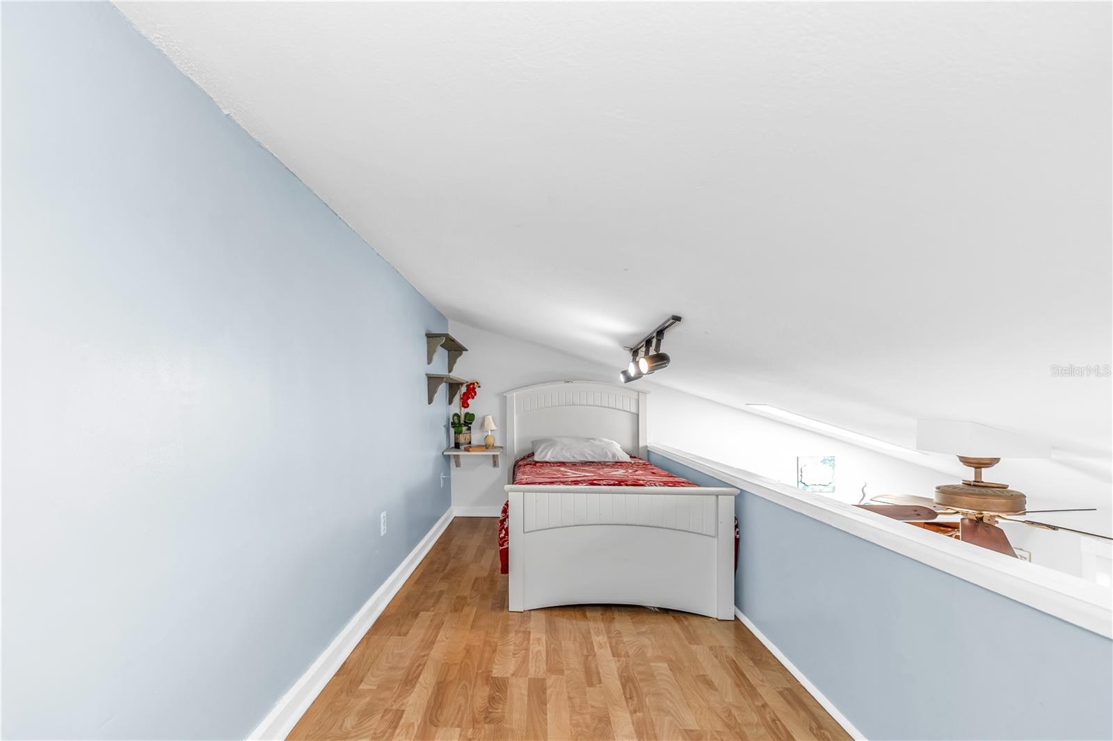 Image 19 of 44 For 502 San Marie Avenue