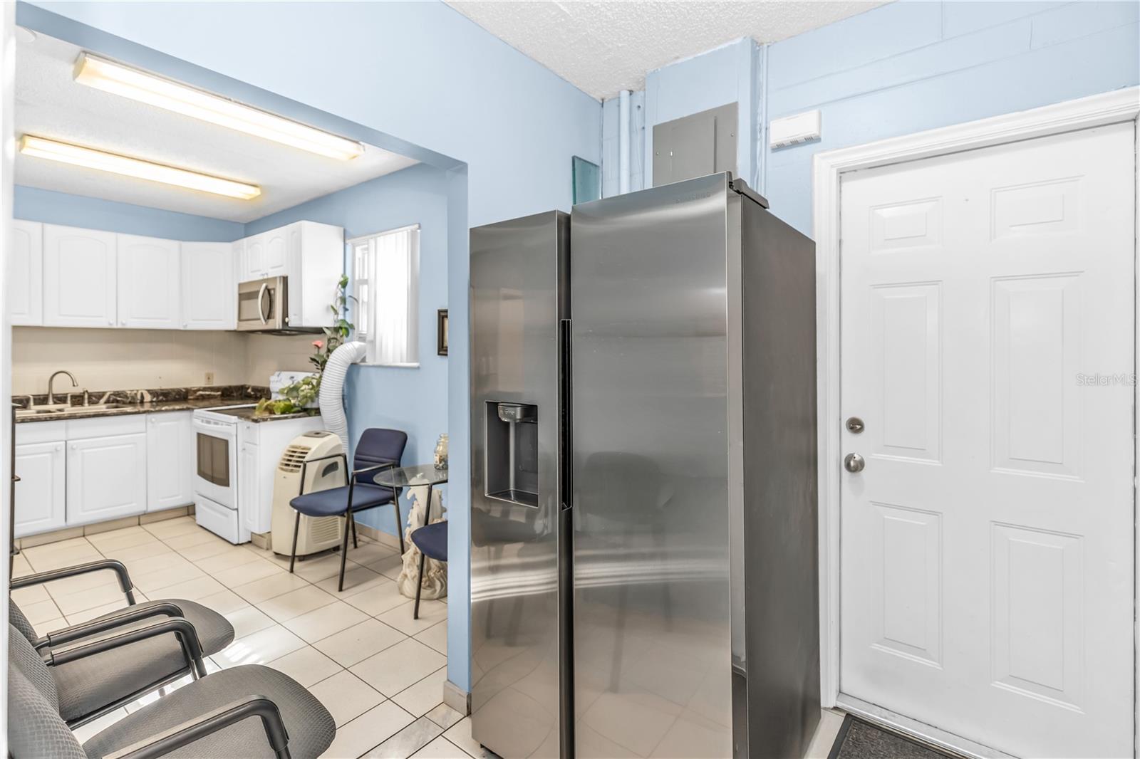 Image 21 of 44 For 502 San Marie Avenue