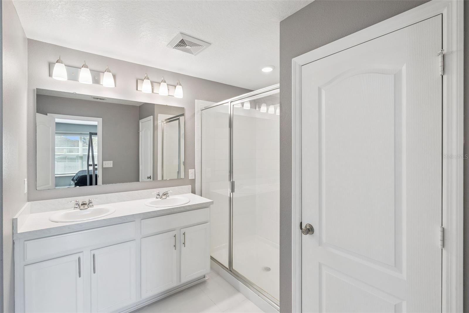 Image 18 of 21 For 3233 Eagle Hammock Circle