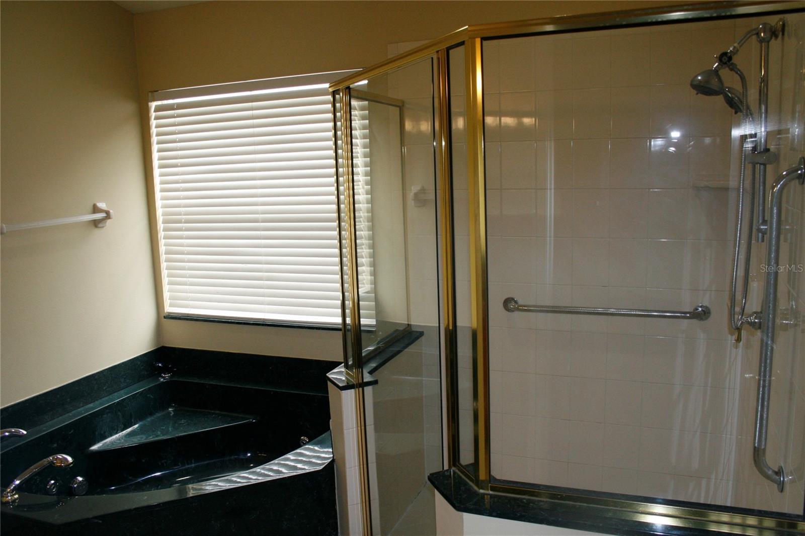 Image 12 of 23 For 309 View Court