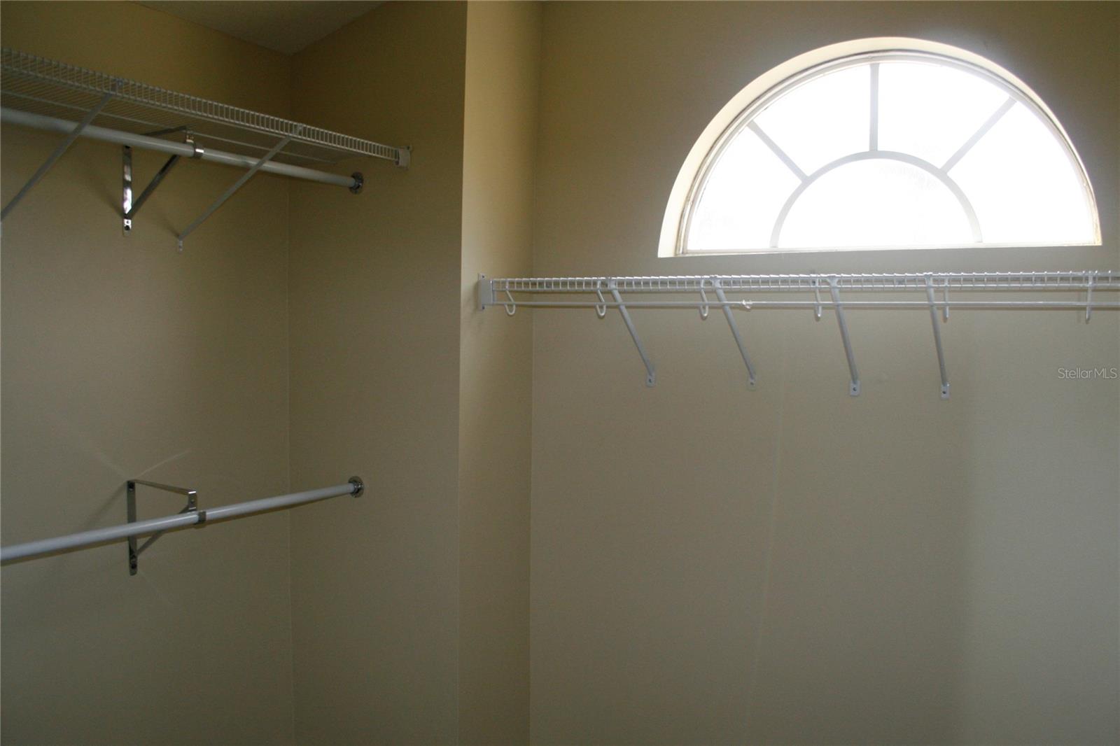 Image 13 of 23 For 309 View Court