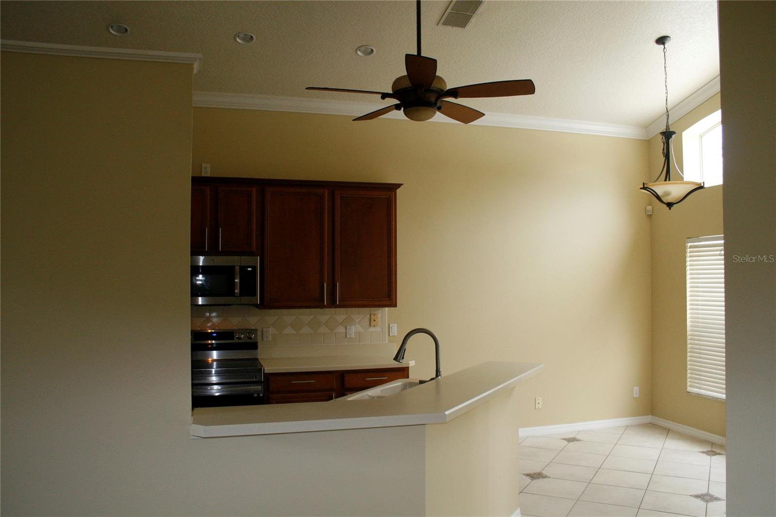 Image 3 of 23 For 309 View Court