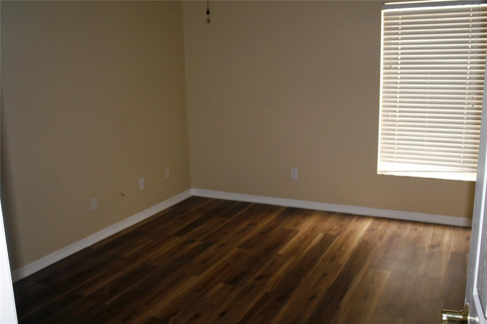 Image 7 of 23 For 309 View Court