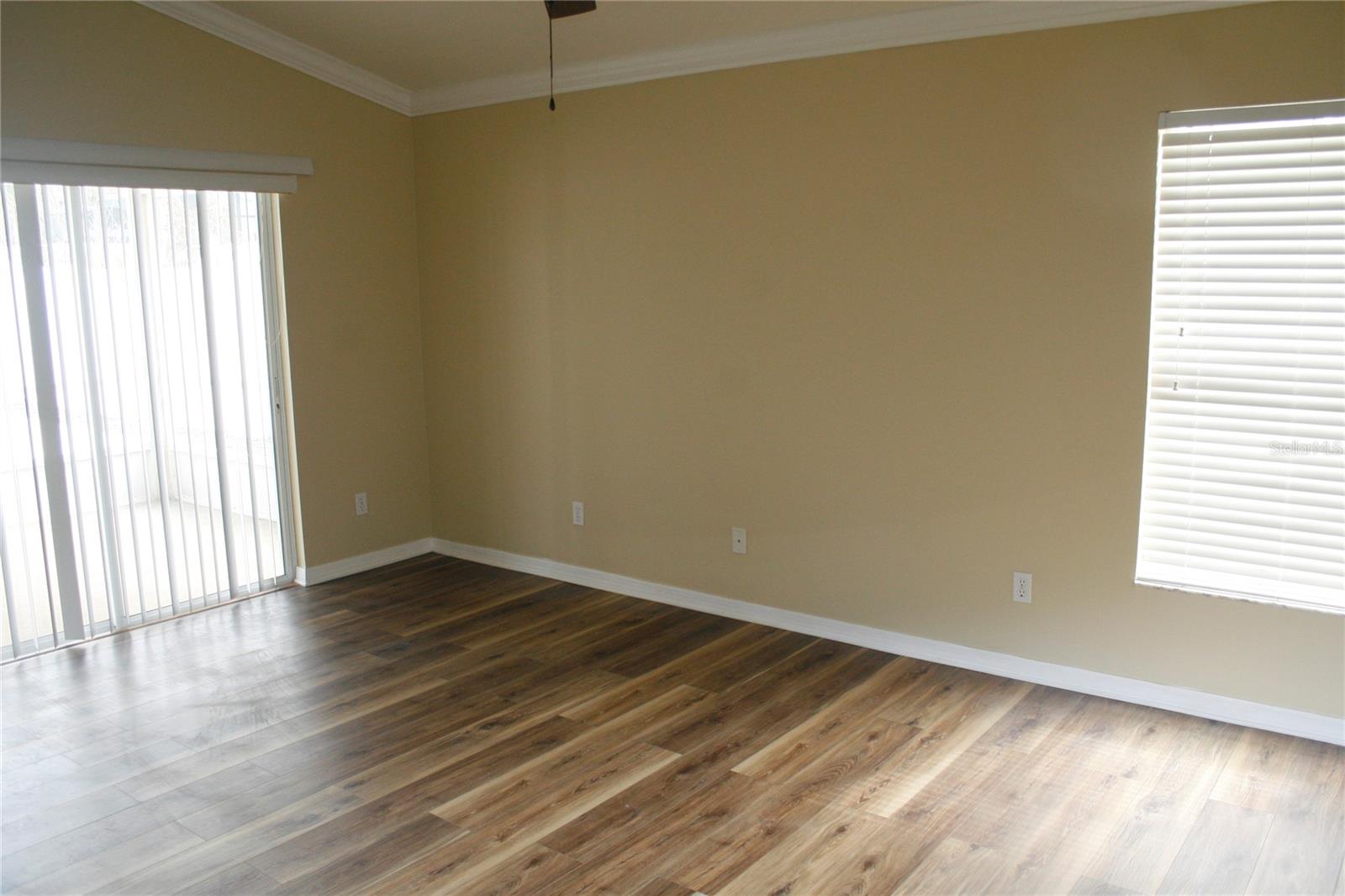 Image 9 of 23 For 309 View Court