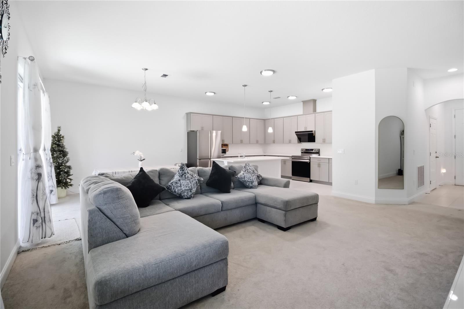 Image 28 of 65 For 827 Dennis Avenue