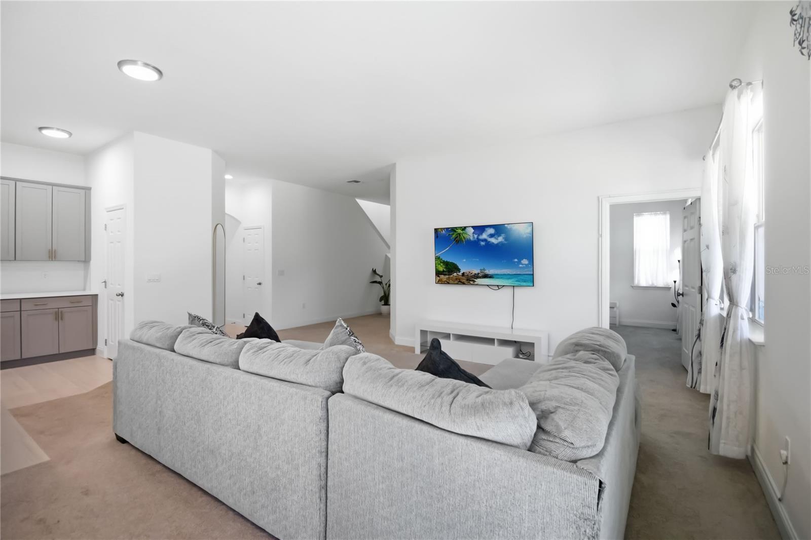 Image 31 of 65 For 827 Dennis Avenue