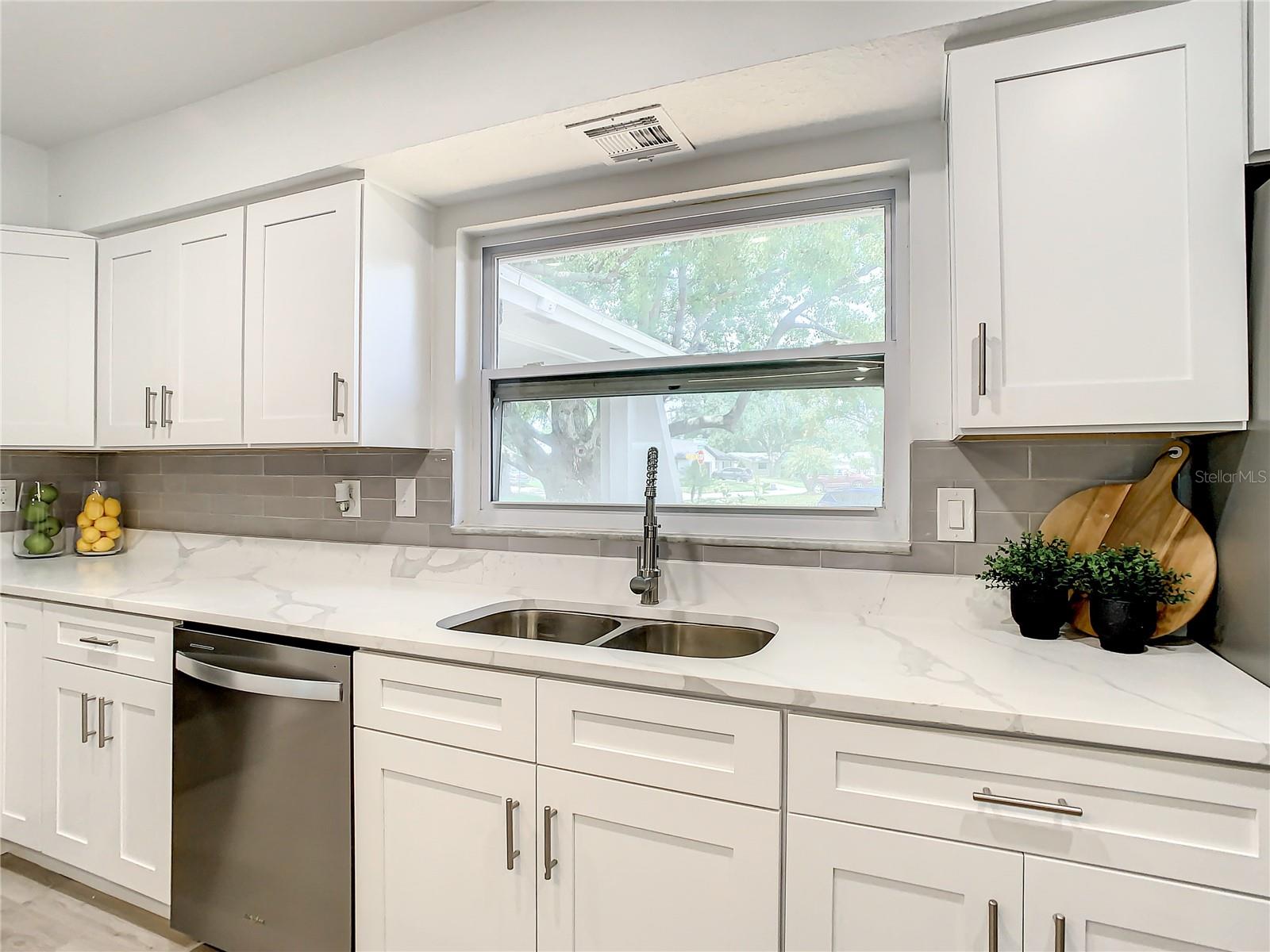 Image 7 of 20 For 2642 Brookside Court