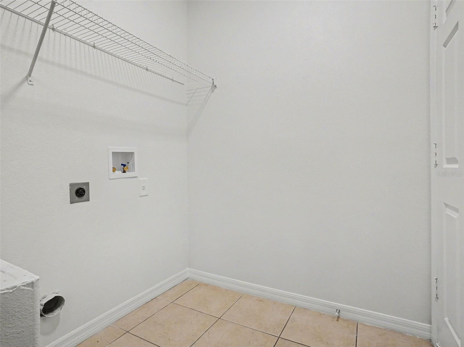 Image 5 of 27 For 1714 Cedar Lake Drive