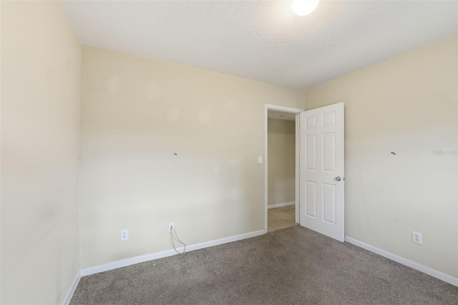 Listing photo id 18 for 1404 Stratford Road