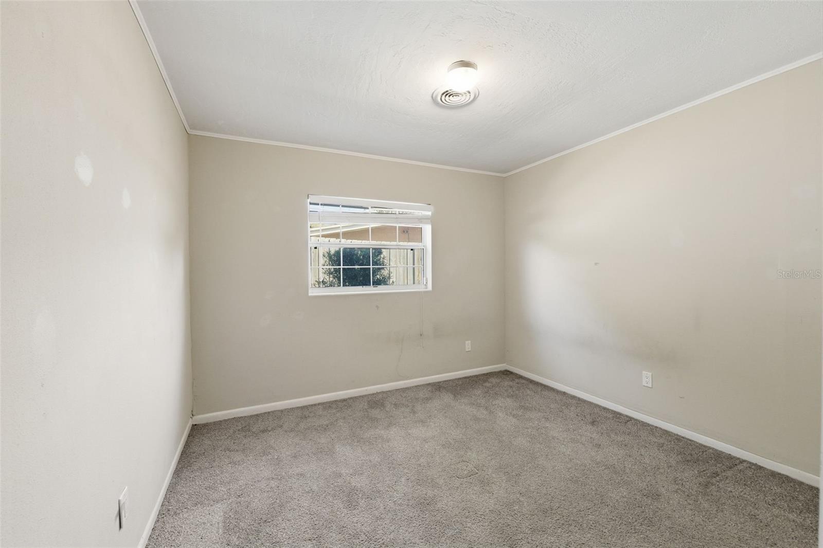 Listing photo id 22 for 1404 Stratford Road