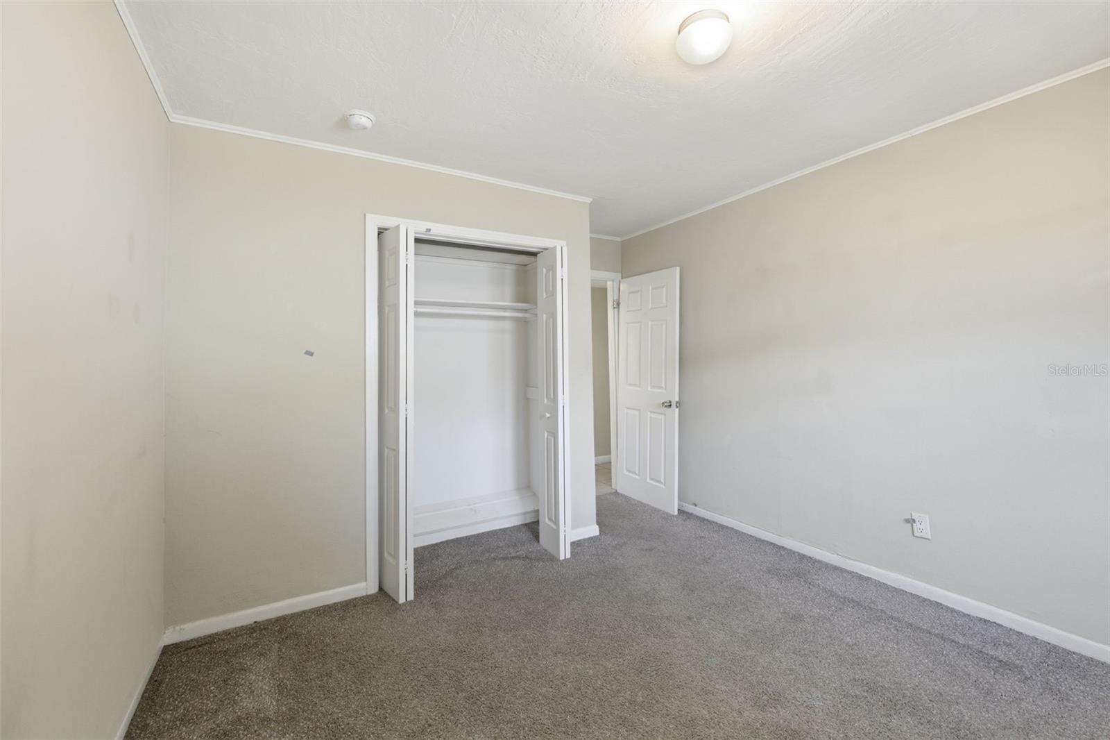 Listing photo id 23 for 1404 Stratford Road