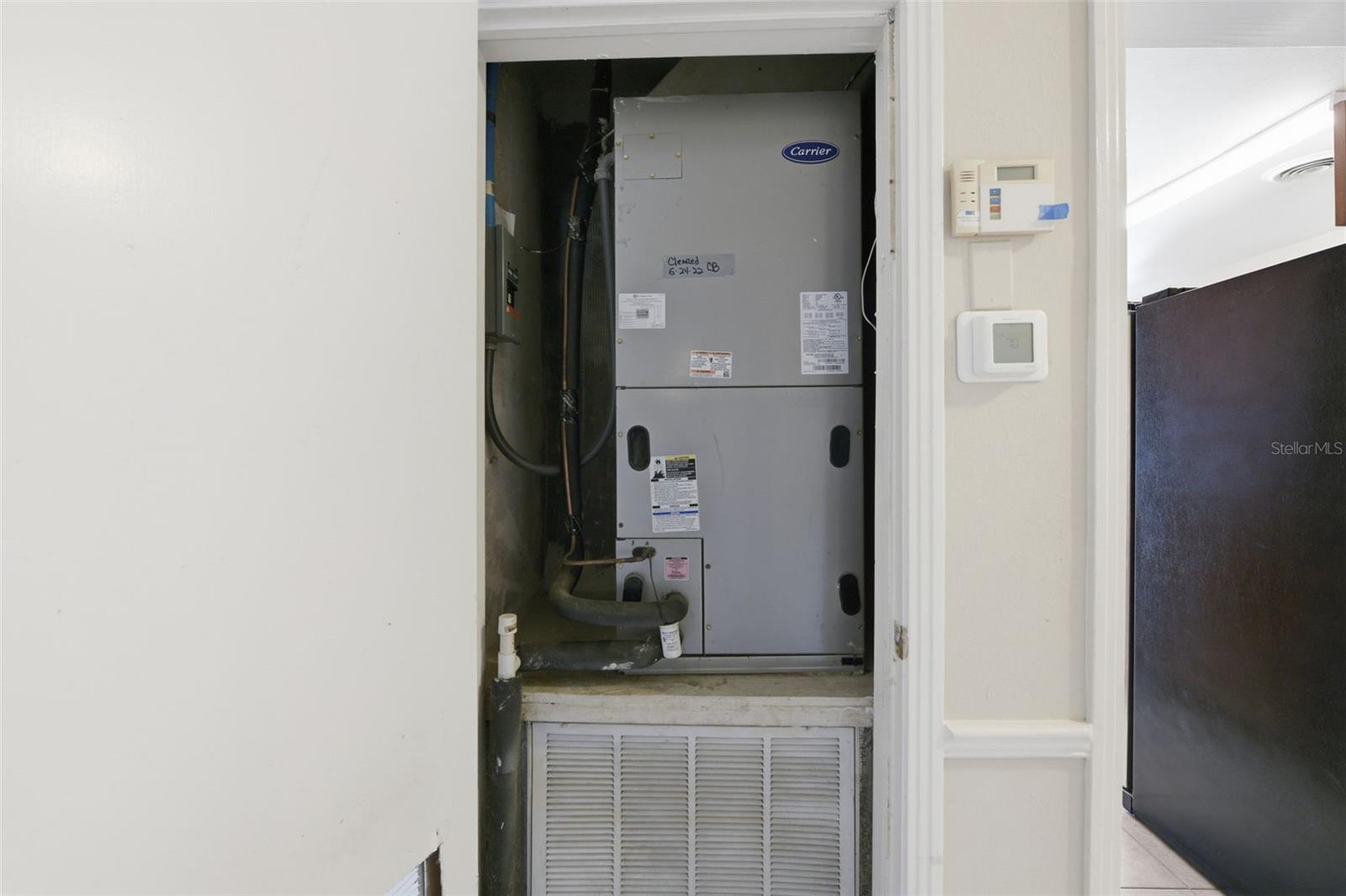 Listing photo id 29 for 1404 Stratford Road